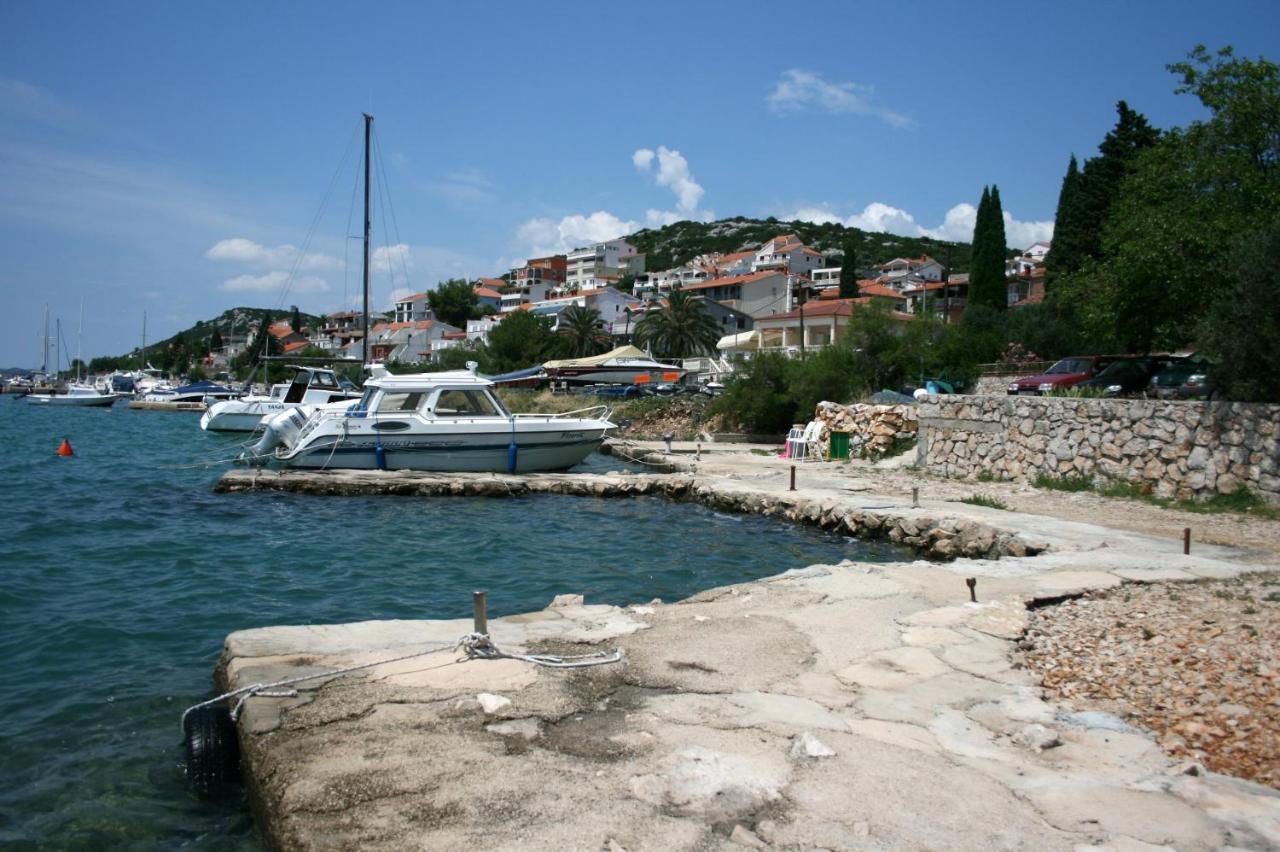 Apartments By The Sea Tisno, Murter - 5141 Екстер'єр фото